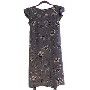 3/$25 Ann Taylor Loft Shift Dress | Small | Purple Floral |‎ Flutter Sleeve